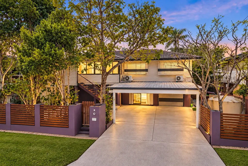 Strathpine 3Kwarto Poolside Living with Space, Storage & a Separate Shed