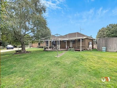 Labas ng Bahay - Address Withheld, Kilmore, VIC 3764