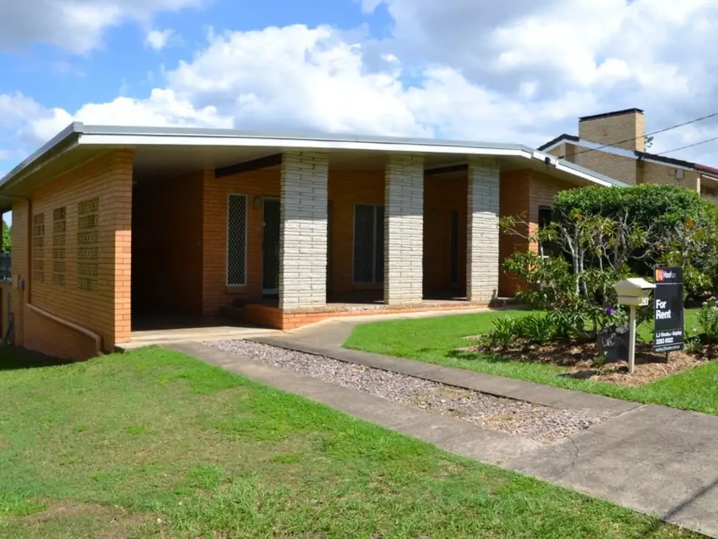MORE THAN MEETS THE EYE - HIGHSET HOME IN PRIME LOCATION