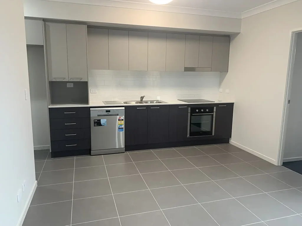 Lovely Near New Duplex For Rent