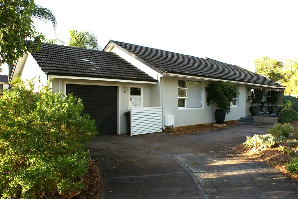 Rossmoyne 3房  PRIME RIVER SIDE LOCATION WITH LOADS OF POTENTIAL
