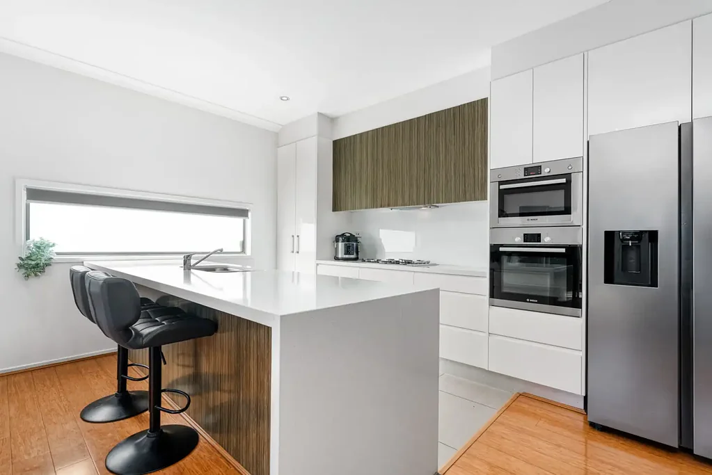 Wavell Heights 4 Bedroom Generous Four-bedroom Townhouse in Prime Location
