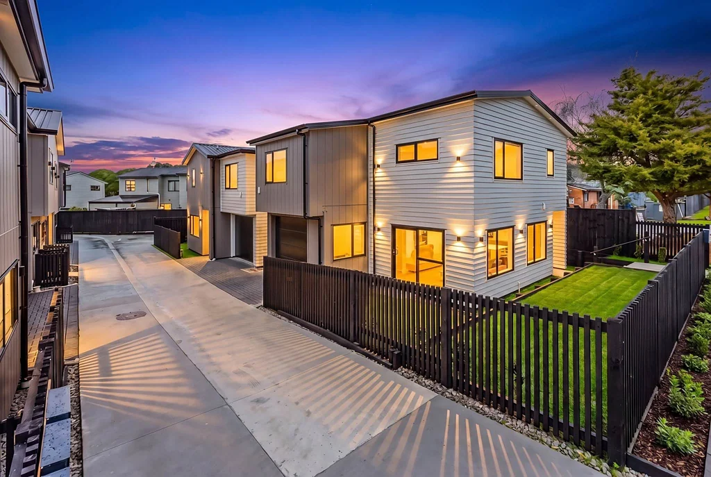Glen Eden 3Kwarto Contemporary Freestanding Corner House