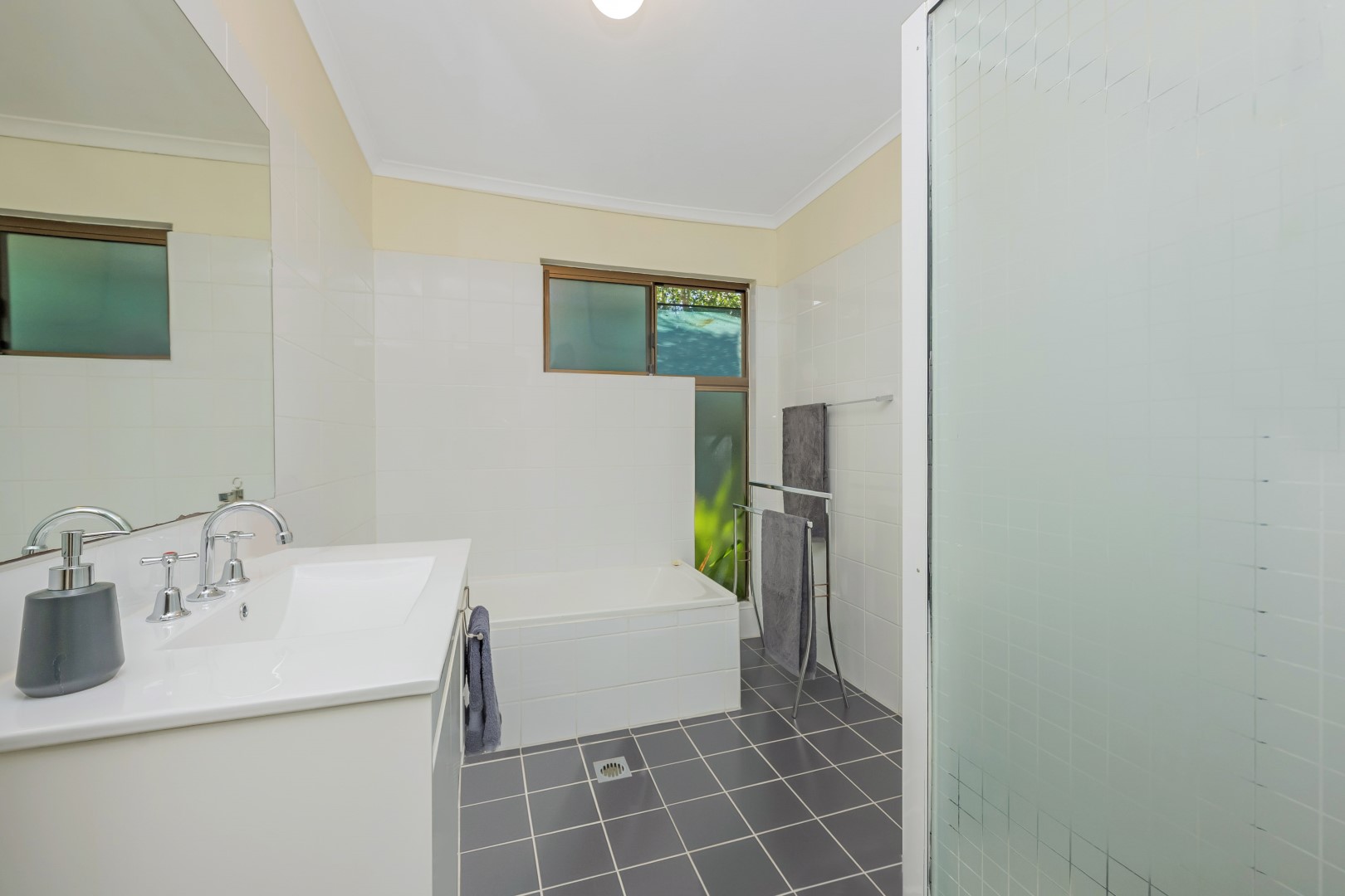 14 THIRD ST, RAILWAY ESTATE QLD 4810, 0 Bedrooms, 0 Bathrooms, House