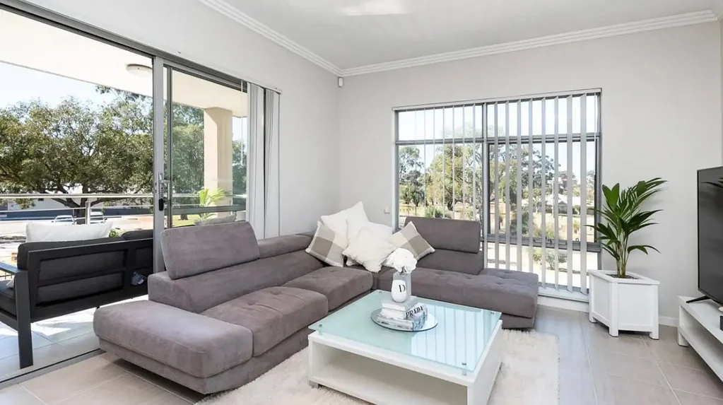 Parkside Top Floor Apartment