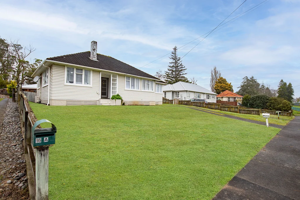 16 Churchill Avenue, Maeroa, Hamilton, Waikato
