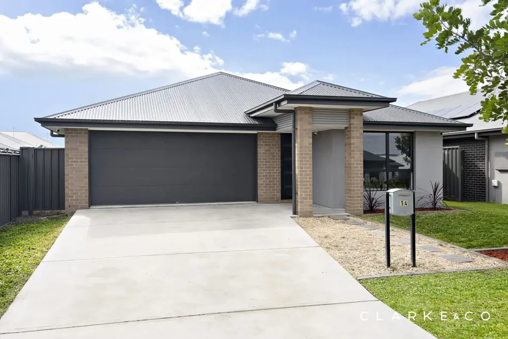 Cliftleigh 4房  CONTEMPORARY COMFORT WITH MODERN FAMILY APPEAL!