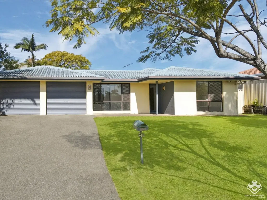 Break of Lease - Modern Family Home in Prime Meadowbrook Location
