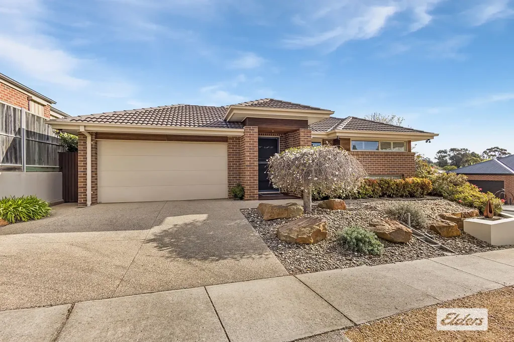 8 Harley Terrace, Strathdale, VIC 3550