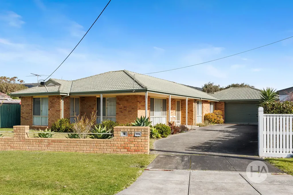 Dromana 5 Bedroom 200 Metres to the Beach, Prime Dromana Location