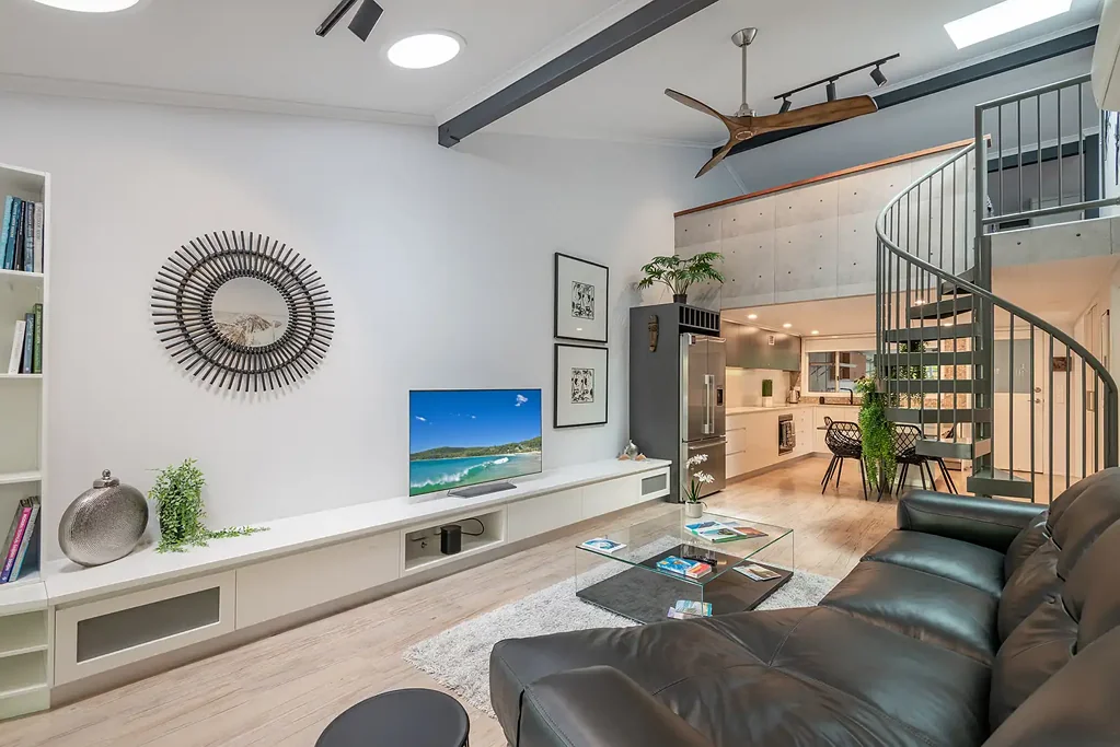 Noosaville 2Moenga Exceptional Features, Prime Location, Versatile Use