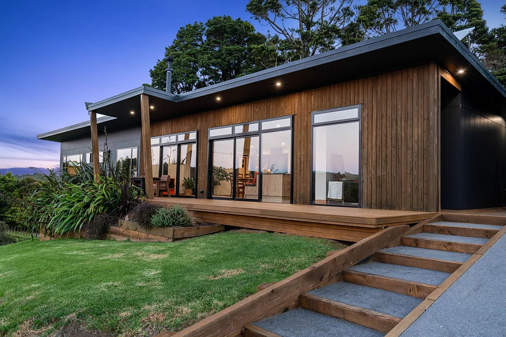 Oakura Coast A rural retreat with endless potential