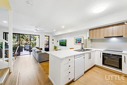6/323 Christine Avenue, Varsity Lakes