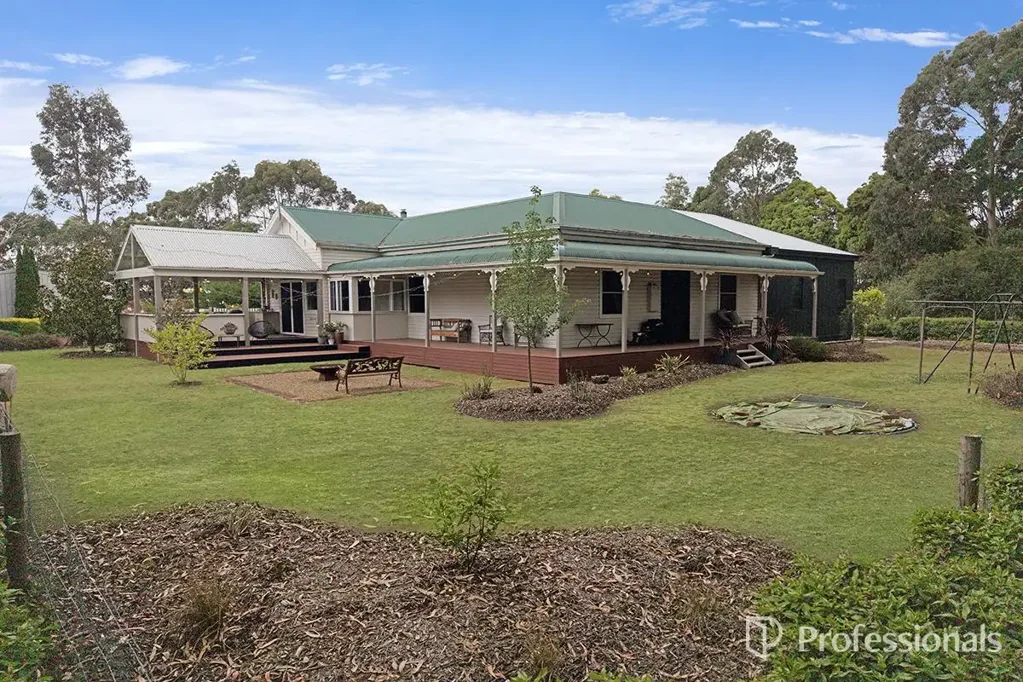 Hamilton 4ห้องนอน VALUE-PACKED ACREAGE OPPORTUNITY - MOTIVATED VENDORS