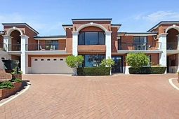 3/142 Duke Street, Scarborough