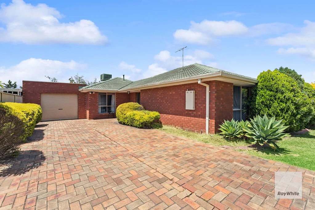 16 Tennyson Drive, Delahey, VIC 3037