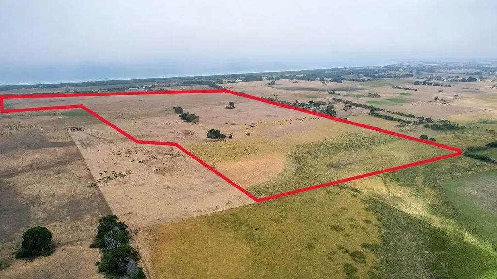 Narrawong  Semi sustainable lifetyle property or very productive outpaddock. Your choice?
