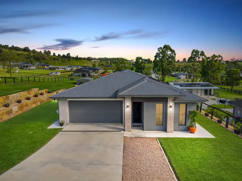 Plainland 5Kwarto Stunning 5 Bedroom Family Home with Breathtaking Views on Acreage