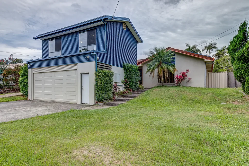 DUAL LIVING - HUGE FAMILY HOME WITH TWO SEPERATE WINGS!