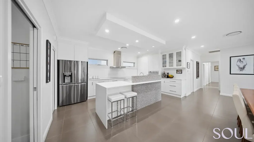 Griffith 4 Slaapkamer Upgrade your lifestyle with this incredible Collina property. Feels Right