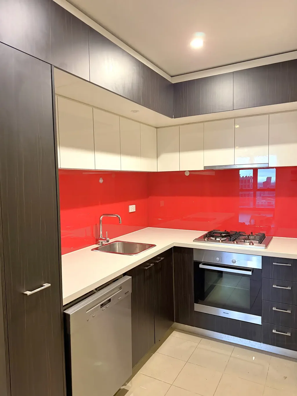 Furnished 2 Bed 2 Bath Apartment in the Heart of Melbourne CBD