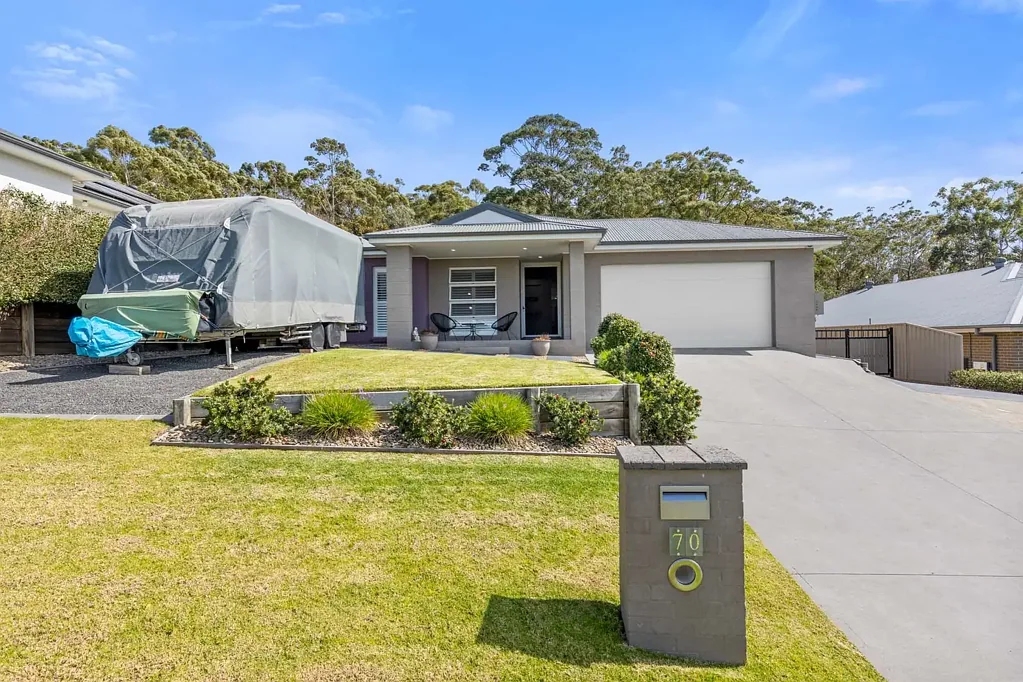 Ulladulla 4房  Immaculate Single-Level Living in Prime Ulladulla Location