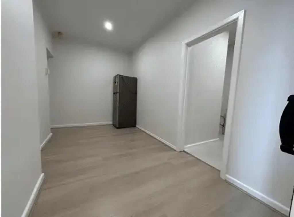Convenient Living in Bentleigh East