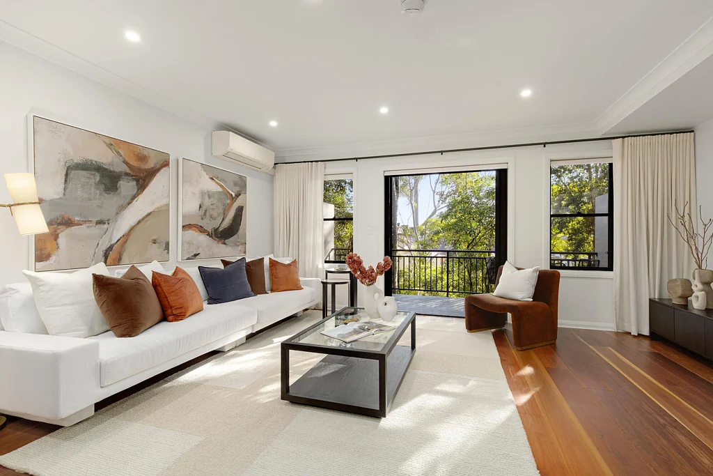 Lane Cove 3房 宽敞、宁静与优越地段 Torrens Title Townhouse Offering Space, Lifestyle and Convenience