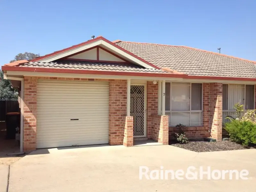Spacious, Central and Sunny One Bedroom Unit