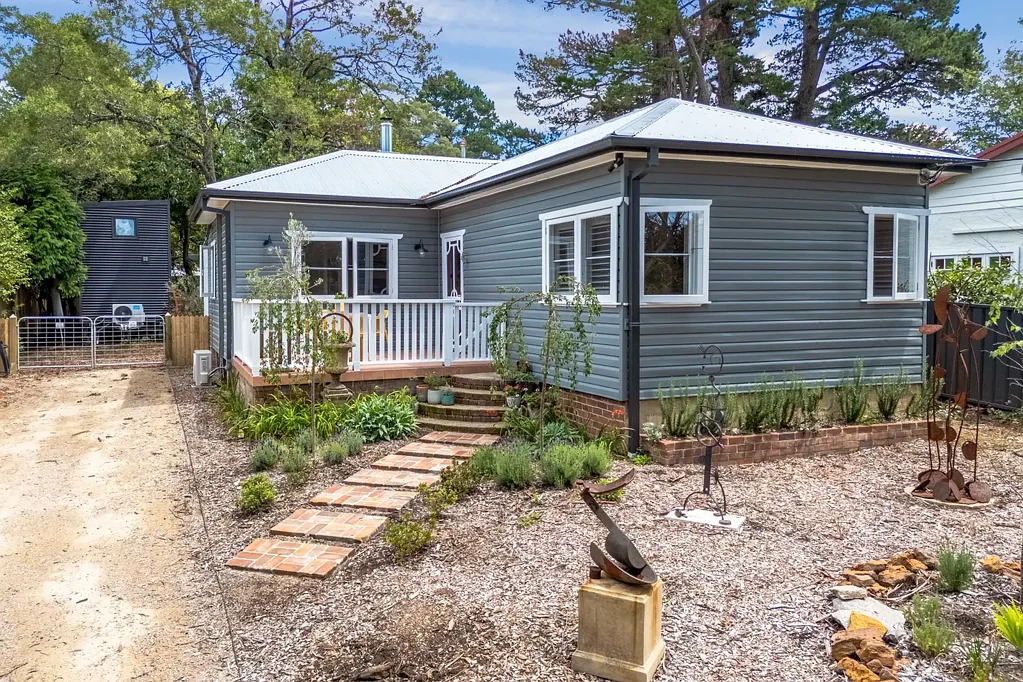15 Arcadia Road, Blackheath, NSW 2785
