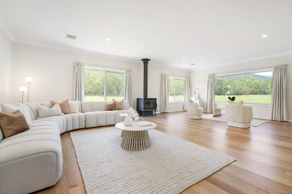 Smoko OVENS RIVER LUXURY WITH AIRBNB INCOME OPPORTUNITY