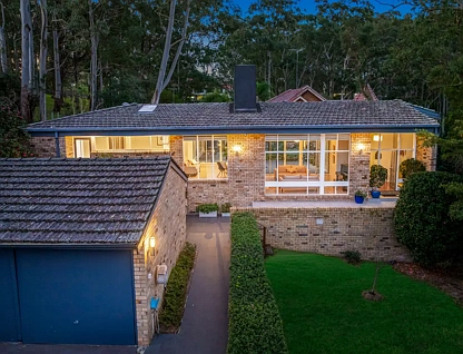 16 Spring Street, Beecroft, NSW 2119, 4 Kuwarto, 2 Banyo, House
