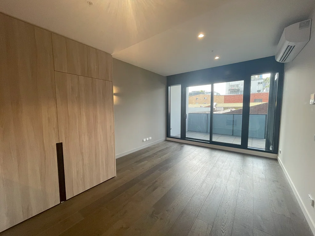 Modern One Bedroom Apartment in the Heart of West Melbourne