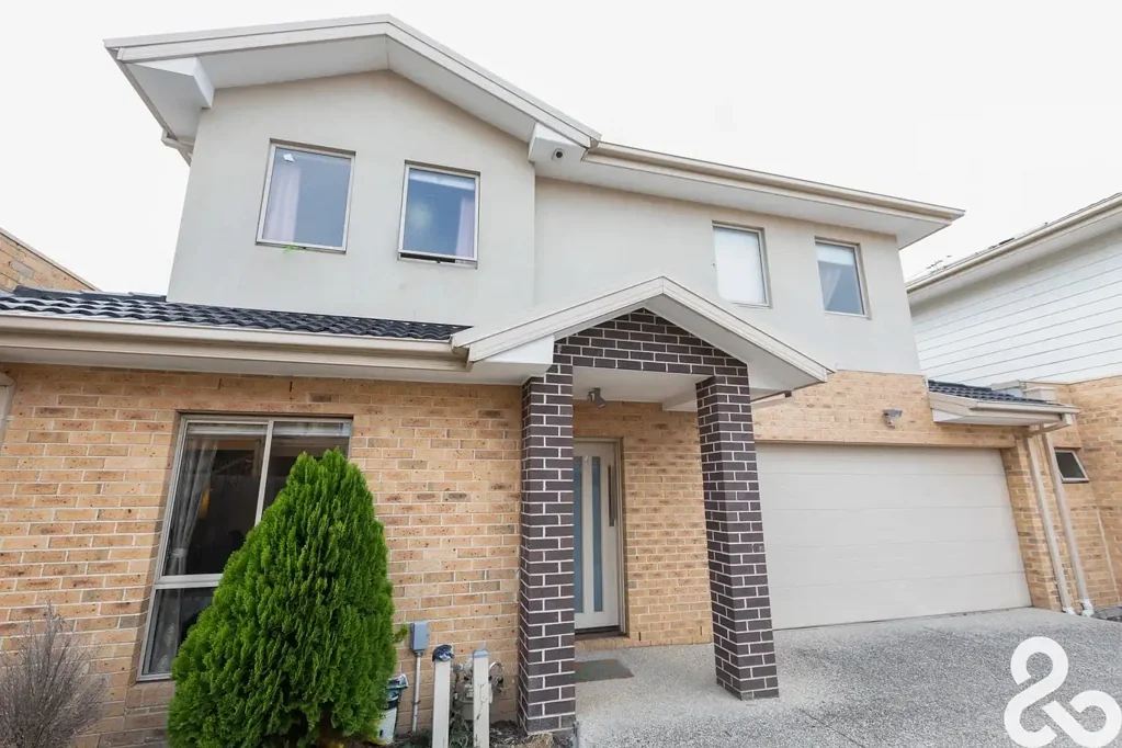 Three Bedroom Townhouse In The Heart of Glenroy!