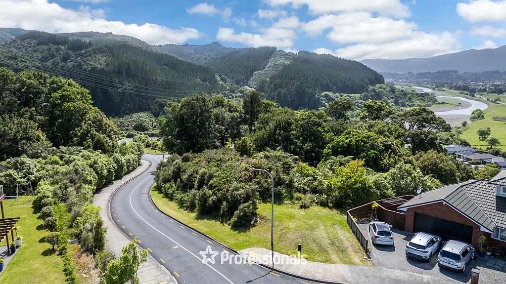 Riverstone Terraces  Build to the land. Build for the views