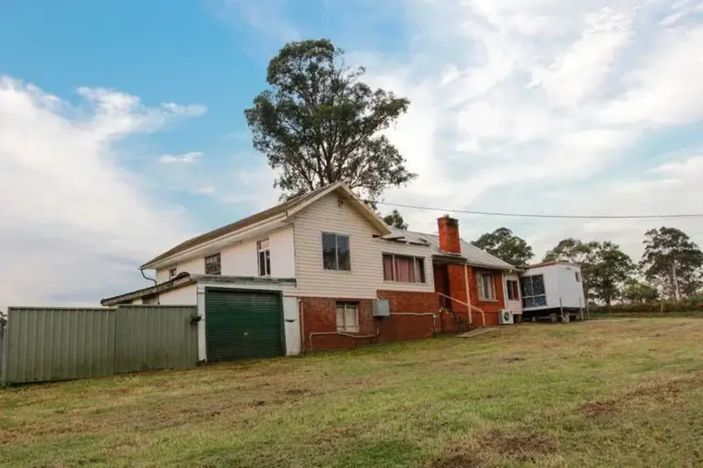 Living with a Spacious 4-Bedroom Family Home!