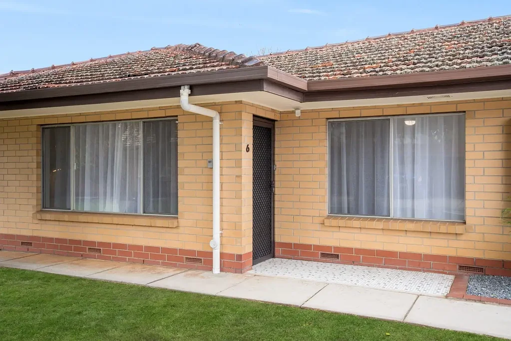 Evandale 2房  Stylish and Updated City-Fringe Living