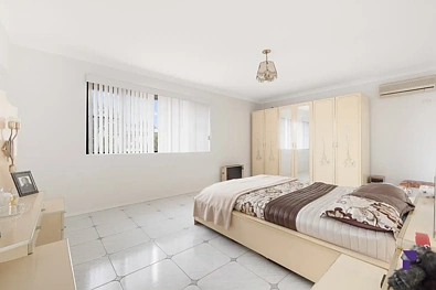 14 Islington Crescent, Greenacre, NSW 2190, 4房, 2浴, House
