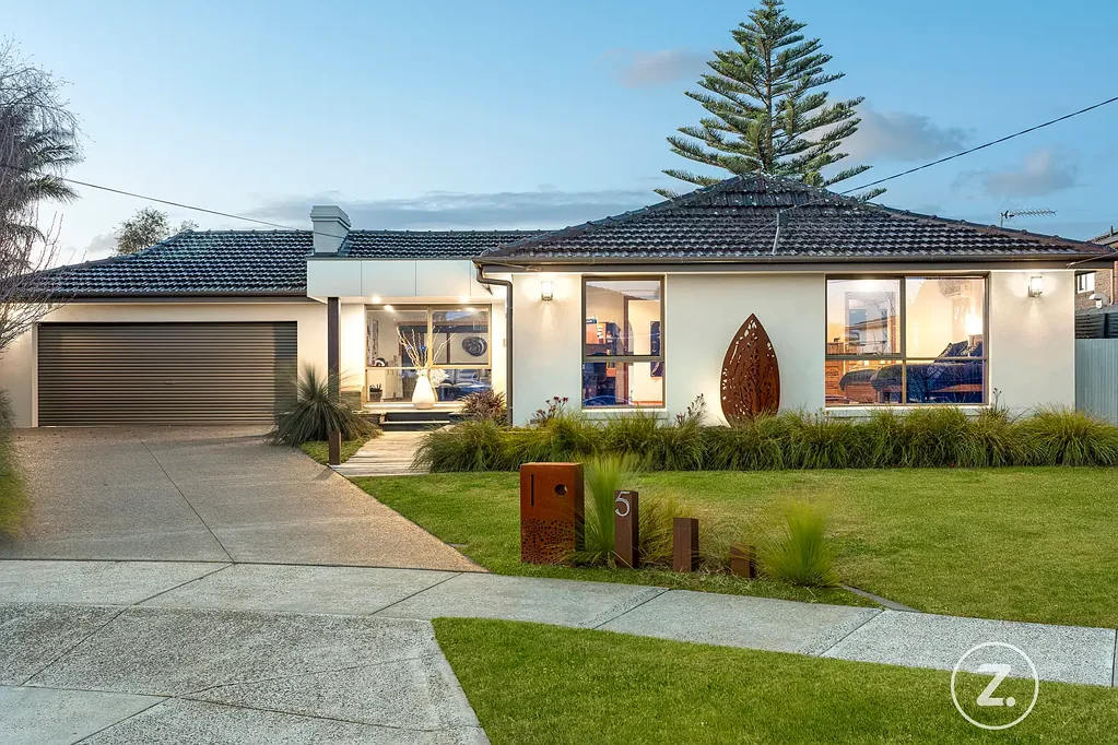 Mentone 4침실 A Family Sanctuary of Style, Space, and Resort-Style Living in Mentone