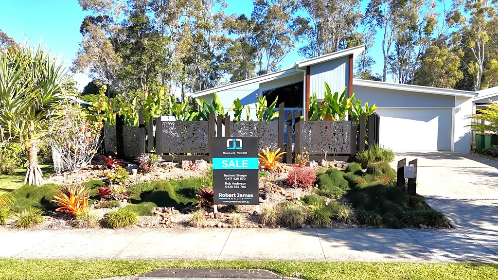 Tewantin 3房  Immaculate Lock Up & Leave Home in Sought-After Location
