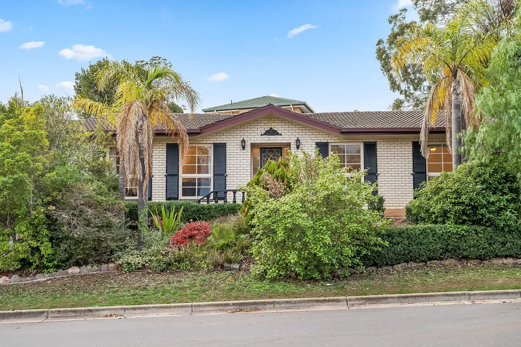 Hope Valley 4chambre Contemporary Charm & Endless Family Comfort in a High Convenience Locale.