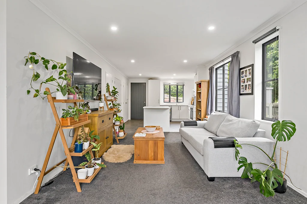 1 Saddleback Crescent, Papakura, Auckland