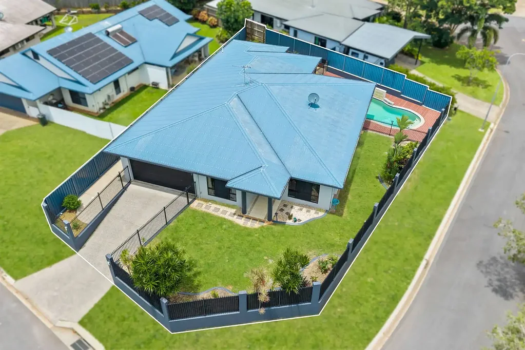 17 Lucy Close, Kanimbla, QLD 4870