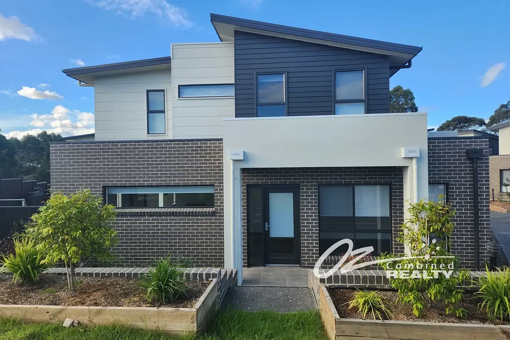 Modern Coastal Living in a 4 Bedroom Spacious Home