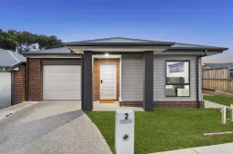 2 Farmington Street, Charlemont