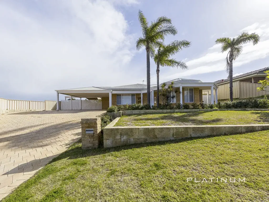 FURNISHED AND EQUIPPED FAMILY HOME