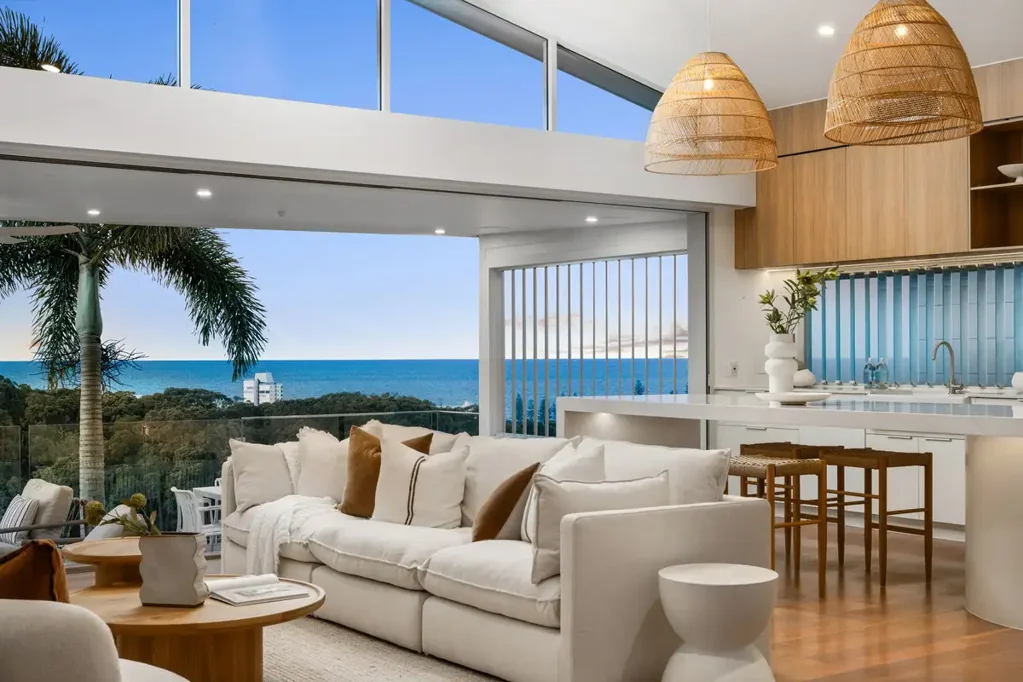 Alexandra Headland 4Kwarto Elevated Coastal Living with 180 degree views