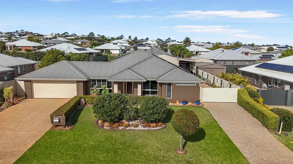 Kleinton 4房  Quality-Built Family Living with Exceptional Caravan, Shed and Vehicle Access!