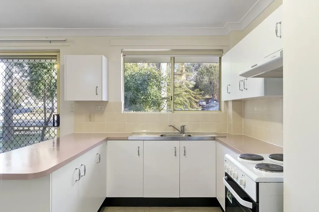 Convenient and Stylish 2-Bedroom Unit Near Westmead Train Station