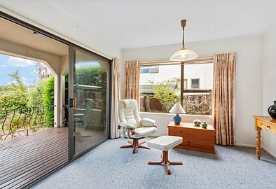 This charming three-bedroom house in the desirable Forrest Hill area on the North Shore.